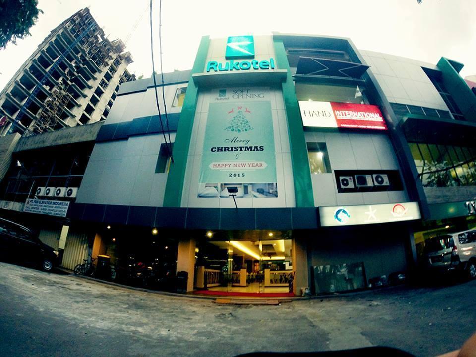 Oyo 277 Rukotel Near Rsu Adi Husada Undaan Kota スラバヤ エクステリア 写真