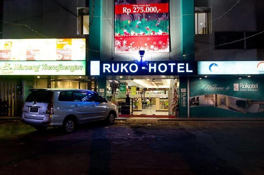 Oyo 277 Rukotel Near Rsu Adi Husada Undaan Kota スラバヤ エクステリア 写真